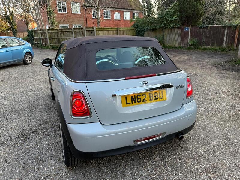 MINI Convertible 1.6 Cooper Highgate Convertible 2dr Petrol Manual Euro 5 (s/s) (122 ps) - U10003884