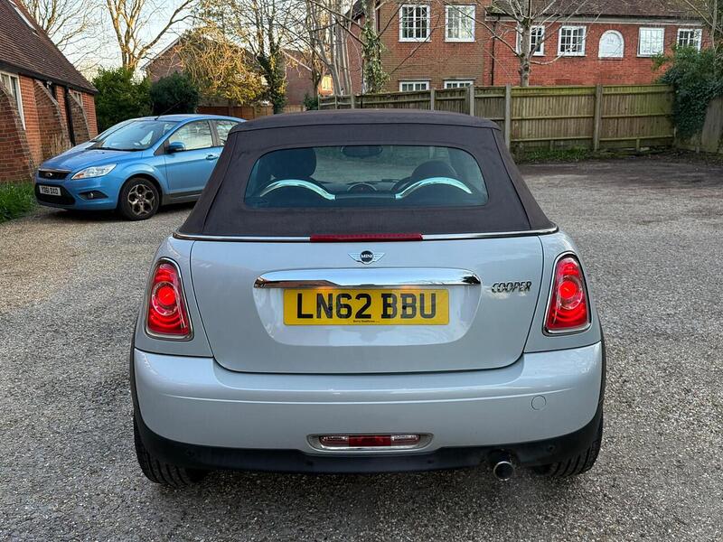 MINI Convertible 1.6 Cooper Highgate Convertible 2dr Petrol Manual Euro 5 (s/s) (122 ps) - U10003884
