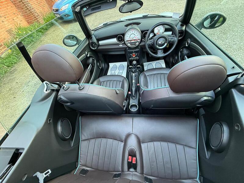 MINI Convertible 1.6 Cooper Highgate Convertible 2dr Petrol Manual Euro 5 (s/s) (122 ps) - U10003884