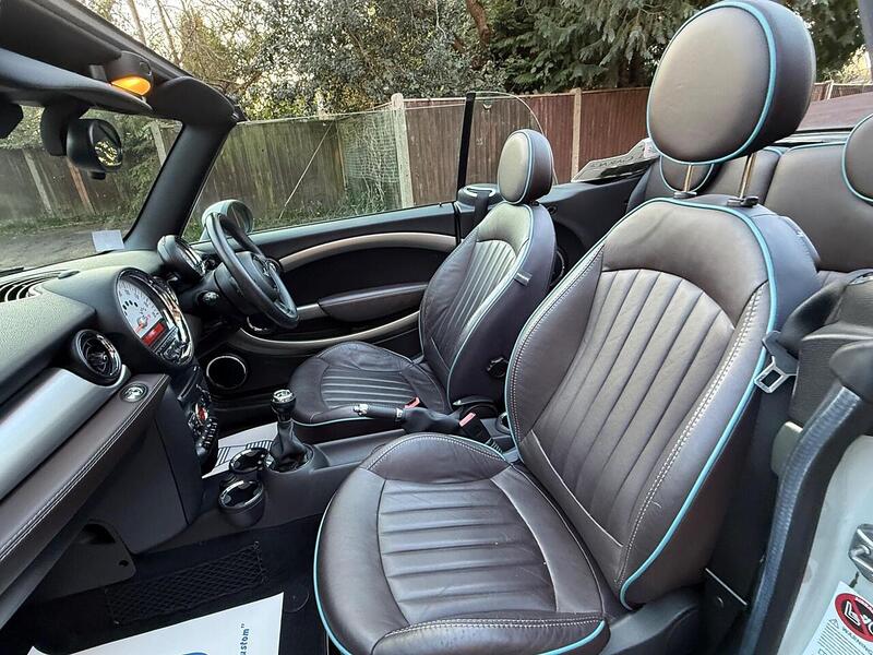 MINI Convertible 1.6 Cooper Highgate Convertible 2dr Petrol Manual Euro 5 (s/s) (122 ps) - U10003884