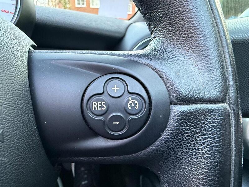 MINI Convertible 1.6 Cooper Highgate Convertible 2dr Petrol Manual Euro 5 (s/s) (122 ps) - U10003884