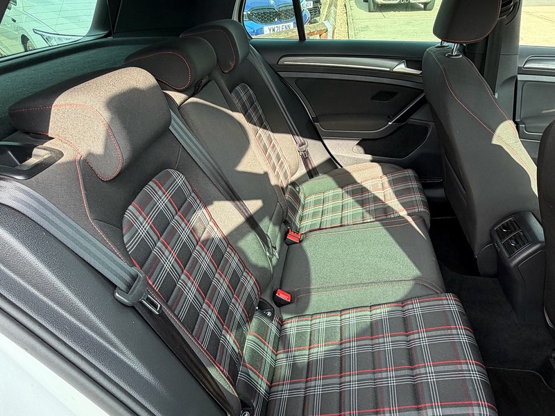 Volkswagen Golf 2.0 TSI GTI Hatchback 5dr Petrol Manual Euro 6 (s/s) (230 ps) - U10003885