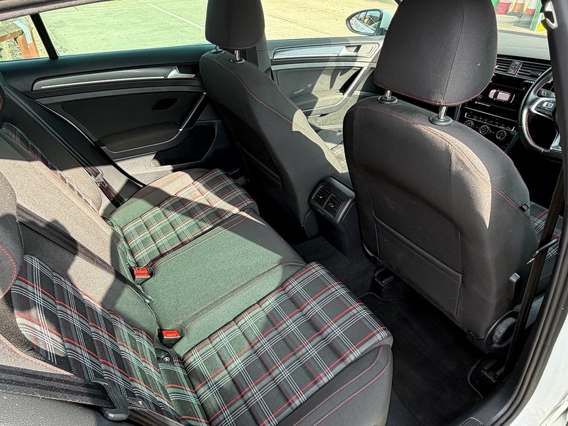 Volkswagen Golf 2.0 TSI GTI Hatchback 5dr Petrol Manual Euro 6 (s/s) (230 ps) - U10003885