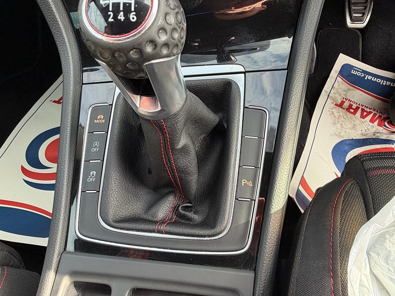 Volkswagen Golf 2.0 TSI GTI Hatchback 5dr Petrol Manual Euro 6 (s/s) (230 ps) - U10003885