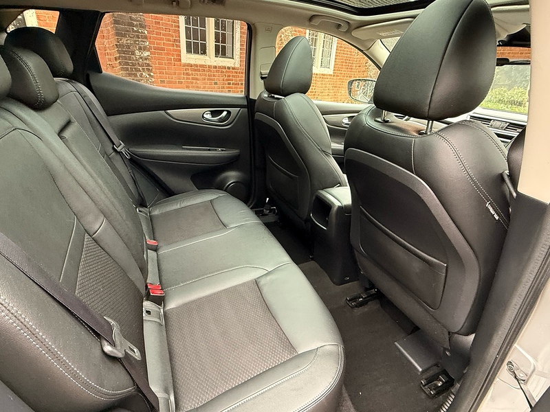 Nissan Qashqai 1.2 DIG-T Tekna SUV 5dr Petrol Manual Euro 6 (s/s) (115 ps) - U10003887