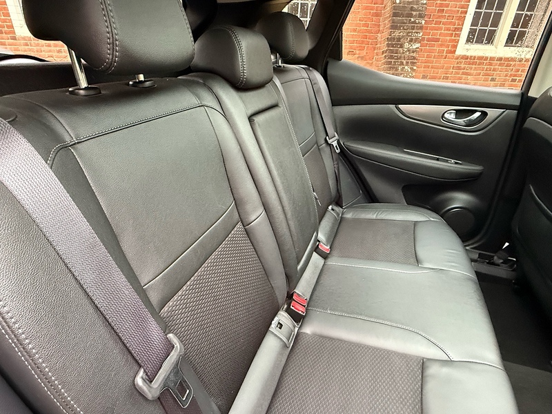 Nissan Qashqai 1.2 DIG-T Tekna SUV 5dr Petrol Manual Euro 6 (s/s) (115 ps) - U10003887