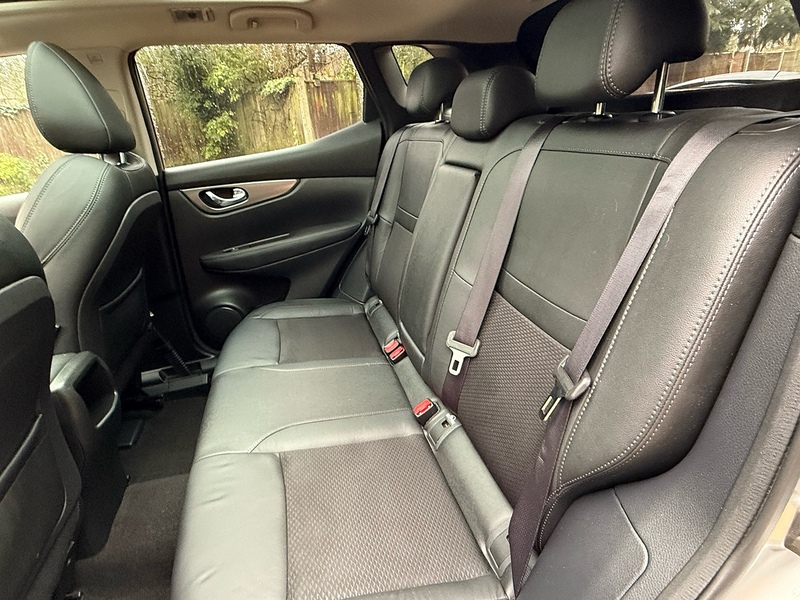 Nissan Qashqai 1.2 DIG-T Tekna SUV 5dr Petrol Manual Euro 6 (s/s) (115 ps) - U10003887