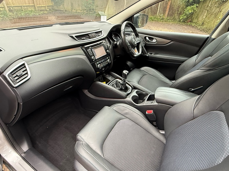 Nissan Qashqai 1.2 DIG-T Tekna SUV 5dr Petrol Manual Euro 6 (s/s) (115 ps) - U10003887