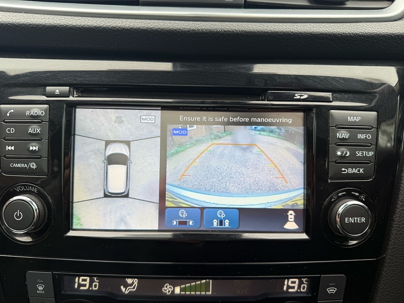 Nissan Qashqai 1.2 DIG-T Tekna SUV 5dr Petrol Manual Euro 6 (s/s) (115 ps) - U10003887