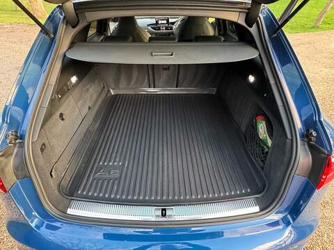 Audi RS6 Avant 4.0 TFSI V8 Performance Estate 5dr Petrol Tiptronic quattro Euro 6 (s/s) (605 ps) - U10003888