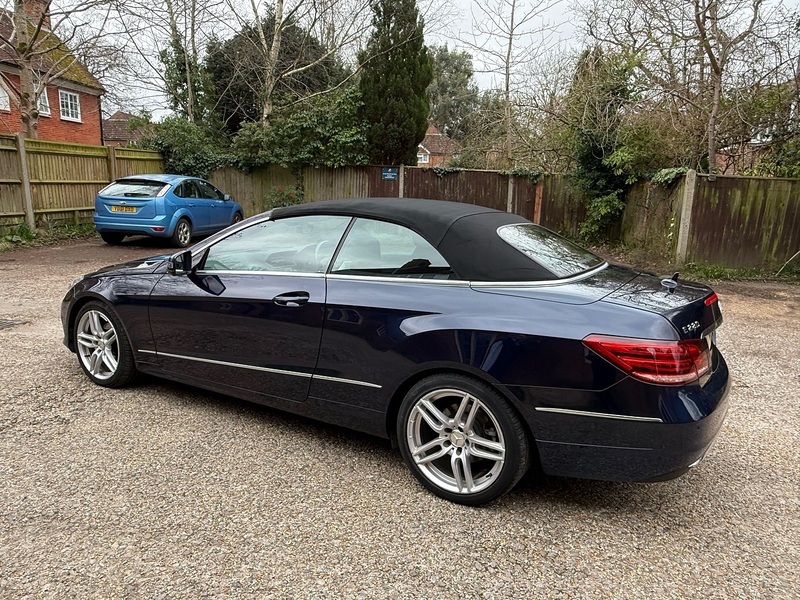 Mercedes-Benz E Class 2.1 E220 CDI SE Cabriolet 2dr Diesel G-Tronic+ Euro 5 (s/s) (170 ps) - U10003890