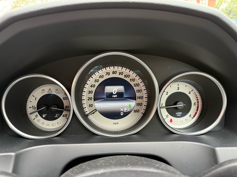 Mercedes-Benz E Class 2.1 E220 CDI SE Cabriolet 2dr Diesel G-Tronic+ Euro 5 (s/s) (170 ps) - U10003890