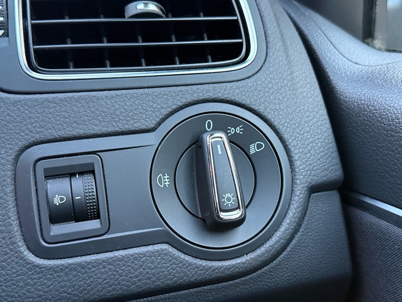 Volkswagen Polo 1.2 TSI BlueMotion Tech SE Hatchback 5dr Petrol Manual Euro 6 (s/s) (90 ps) - U10003895