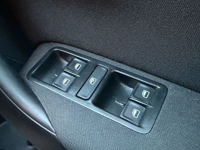 Volkswagen Polo 1.2 TSI BlueMotion Tech SE Hatchback 5dr Petrol Manual Euro 6 (s/s) (90 ps) - U10003895