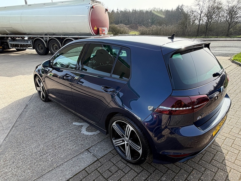 Volkswagen Golf 2.0 TSI BlueMotion Tech R Hatchback 5dr Petrol DSG 4Motion Euro 6 (s/s) (300 ps) - U10003897