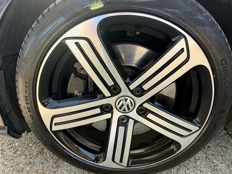 Volkswagen Golf 2.0 TSI BlueMotion Tech R Hatchback 5dr Petrol DSG 4Motion Euro 6 (s/s) (300 ps) - U10003897