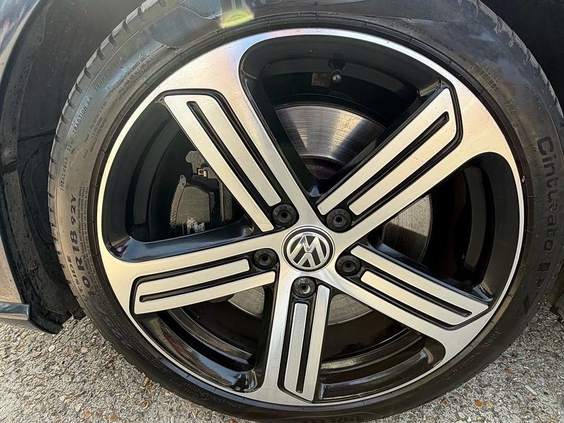 Volkswagen Golf 2.0 TSI BlueMotion Tech R Hatchback 5dr Petrol DSG 4Motion Euro 6 (s/s) (300 ps) - U10003897