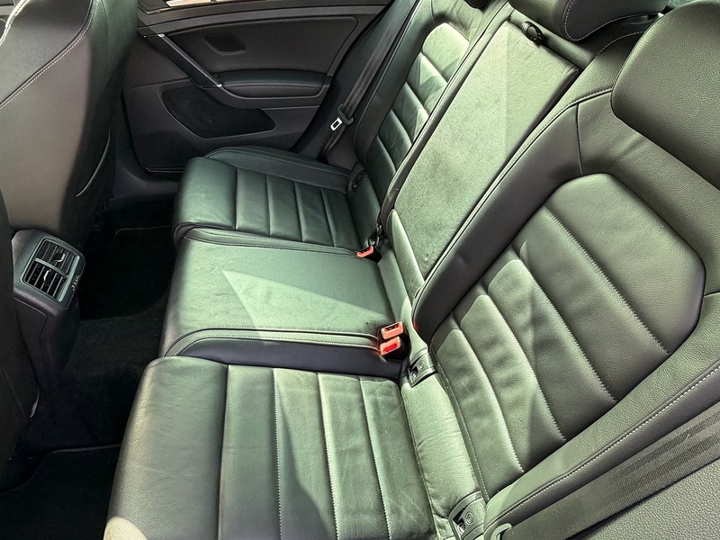 Volkswagen Golf 2.0 TSI BlueMotion Tech R Hatchback 5dr Petrol DSG 4Motion Euro 6 (s/s) (300 ps) - U10003897