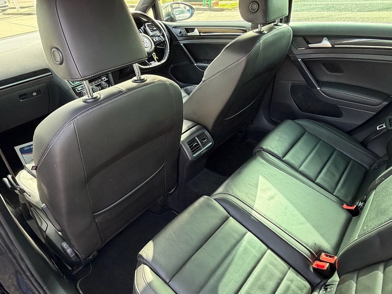 Volkswagen Golf 2.0 TSI BlueMotion Tech R Hatchback 5dr Petrol DSG 4Motion Euro 6 (s/s) (300 ps) - U10003897