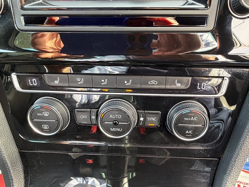 Volkswagen Golf 2.0 TSI BlueMotion Tech R Hatchback 5dr Petrol DSG 4Motion Euro 6 (s/s) (300 ps) - U10003897