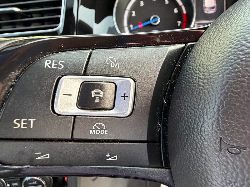 Volkswagen Golf 2.0 TSI BlueMotion Tech R Hatchback 5dr Petrol DSG 4Motion Euro 6 (s/s) (300 ps) - U10003897