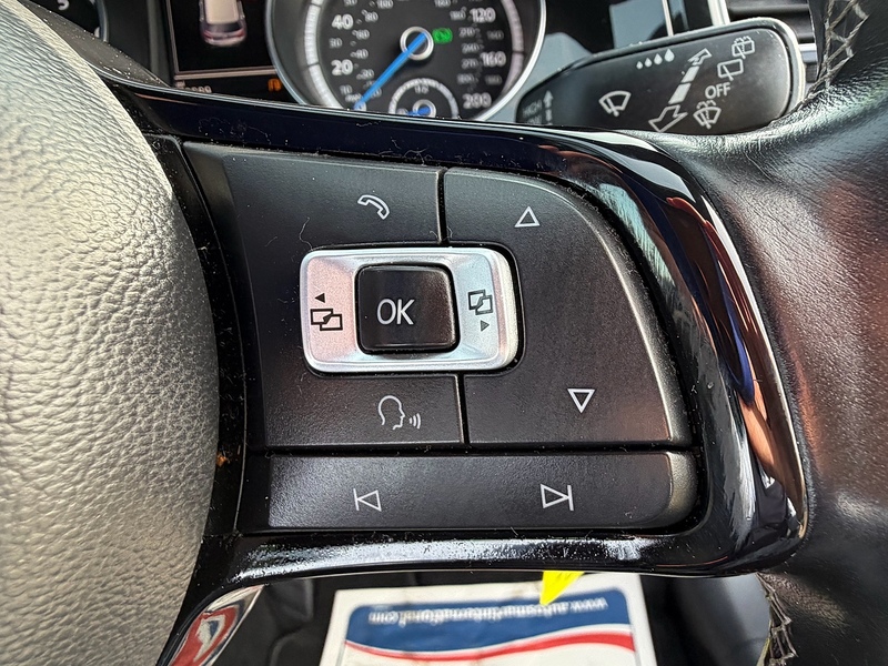 Volkswagen Golf 2.0 TSI BlueMotion Tech R Hatchback 5dr Petrol DSG 4Motion Euro 6 (s/s) (300 ps) - U10003897