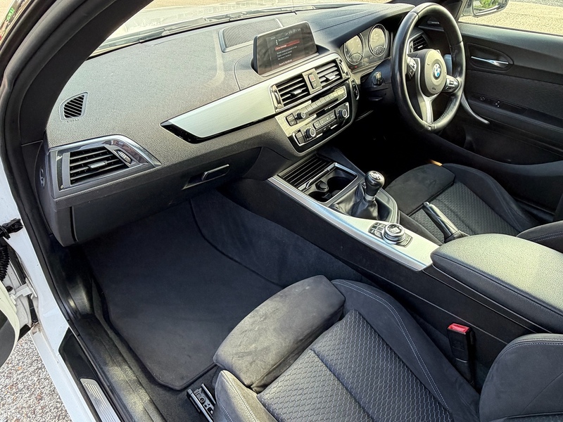 BMW 1 Series 1.5 118i M Sport Shadow Edition Hatchback 3dr Petrol Manual Euro 6 (s/s) (136 ps) - U10003898