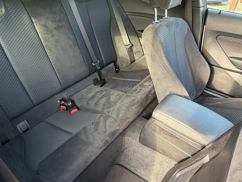 BMW 1 Series 1.5 118i M Sport Shadow Edition Hatchback 3dr Petrol Manual Euro 6 (s/s) (136 ps) - U10003898