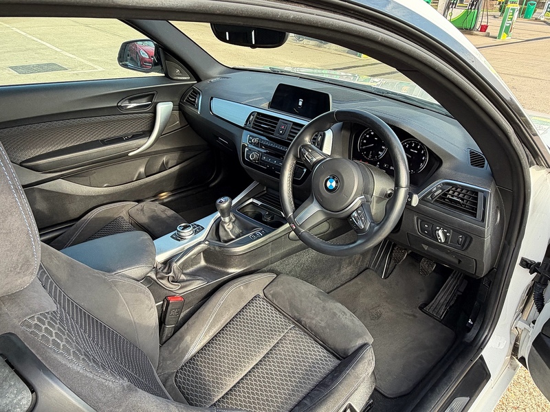 BMW 1 Series 1.5 118i M Sport Shadow Edition Hatchback 3dr Petrol Manual Euro 6 (s/s) (136 ps) - U10003898