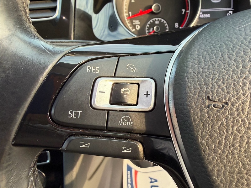 Volkswagen Golf Golf GT Edition Hatchback 1 Manual Petrol - U10003903