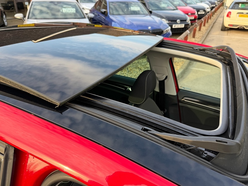 Volkswagen Golf Golf GT Edition Hatchback 1 Manual Petrol - U10003903