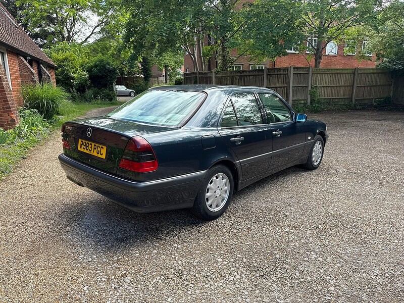 Mercedes-Benz C Class 2.0 C200 Elegance Saloon 4dr Petrol Automatic (225 g/km, 134 bhp) - U10003909