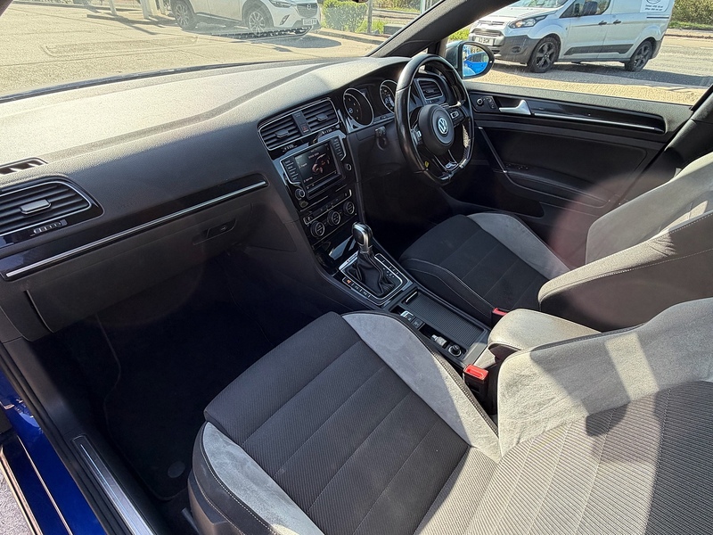 Volkswagen Golf 2.0 TSI BlueMotion Tech R Estate 5dr Petrol DSG 4MOTION Euro 6 (s/s) (300 ps) - U10003912