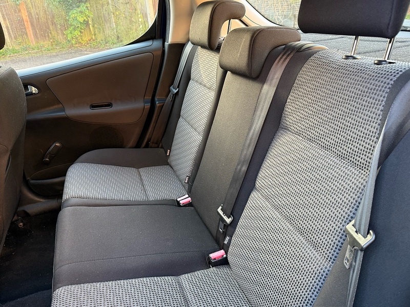 Peugeot 207 1.6 HDi Sport Hatchback 5dr Diesel Manual Euro 4 (90 ps) - U10003913