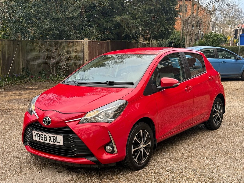 Toyota Yaris 1.5 VVT-i Icon Tech Hatchback 5dr Petrol Manual Euro 6 (111 ps) - U10003915