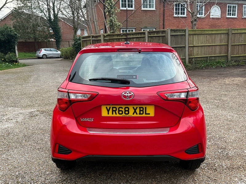 Toyota Yaris 1.5 VVT-i Icon Tech Hatchback 5dr Petrol Manual Euro 6 (111 ps) - U10003915