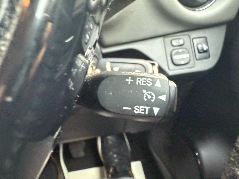 Toyota Yaris 1.5 VVT-i Icon Tech Hatchback 5dr Petrol Manual Euro 6 (111 ps) - U10003915