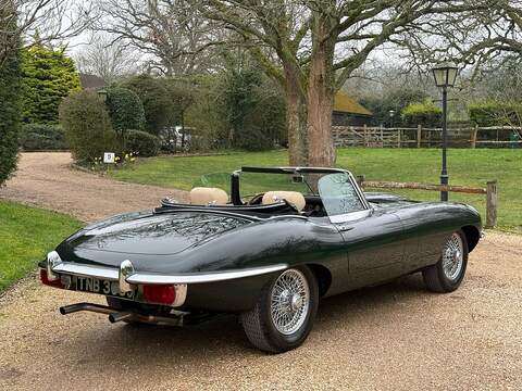 Jaguar E-Type E-Type  Convertible 0.0  Petrol - U10003927