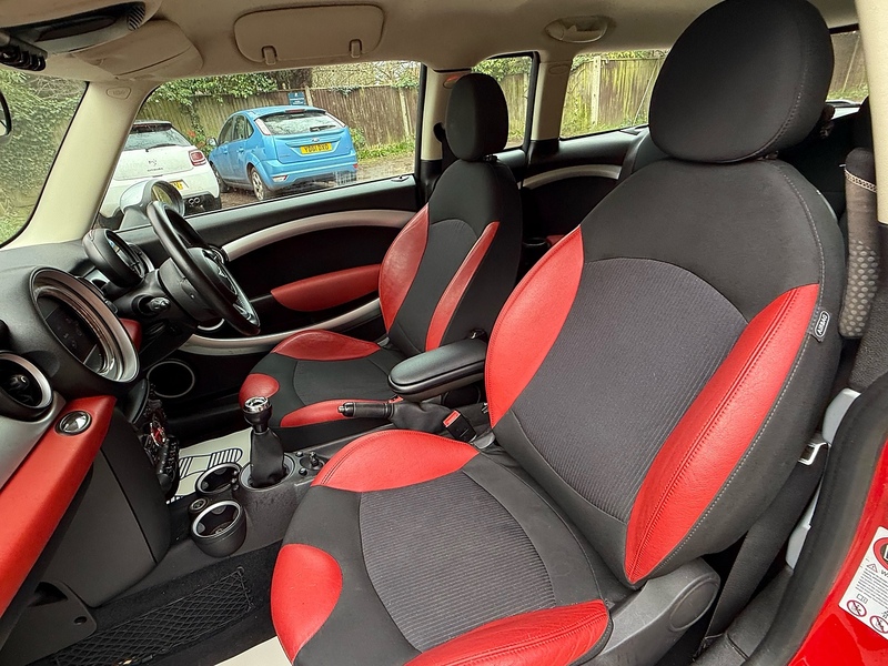 MINI Clubman 1.6 Cooper D Estate 5dr Diesel Manual Euro 5 (s/s) (112 ps) - U10003941