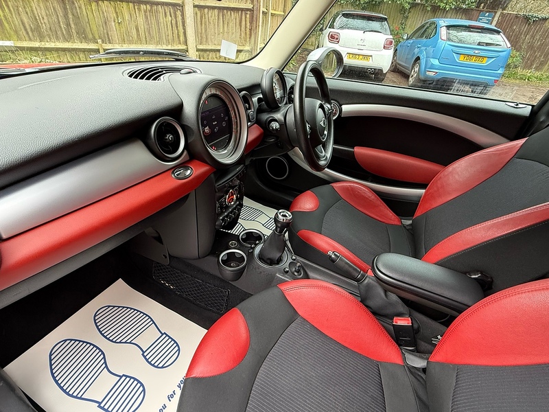 MINI Clubman 1.6 Cooper D Estate 5dr Diesel Manual Euro 5 (s/s) (112 ps) - U10003941