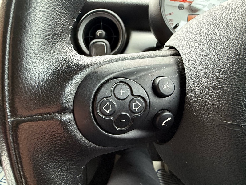 MINI Clubman 1.6 Cooper D Estate 5dr Diesel Manual Euro 5 (s/s) (112 ps) - U10003941