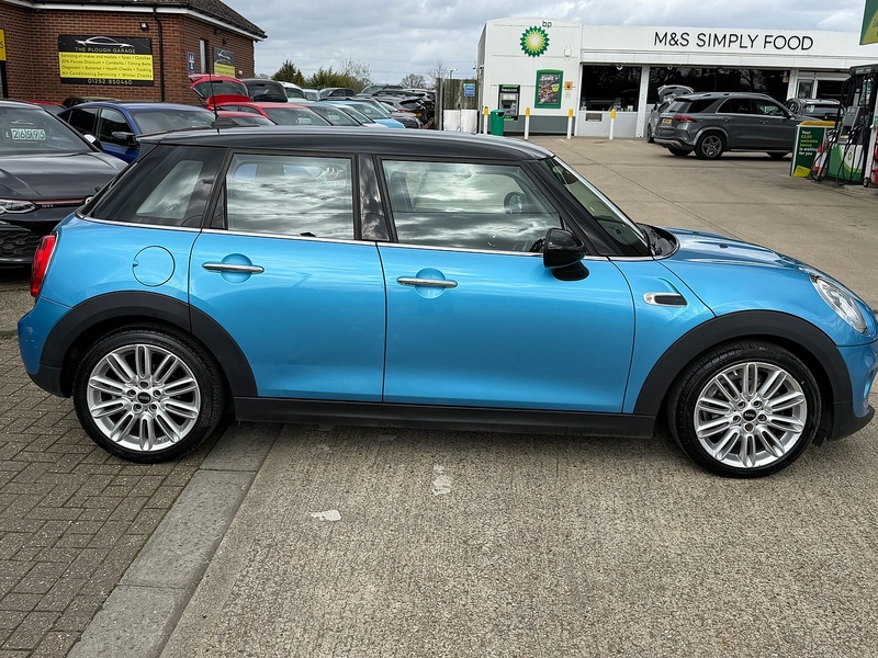 MINI Hatch 1.5 Cooper Hatchback 5dr Petrol Manual Euro 6 (s/s) (136 ps) - U10003952
