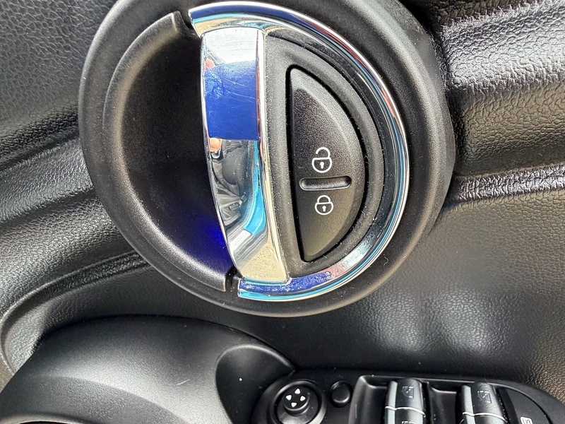 MINI Hatch 1.5 Cooper Hatchback 5dr Petrol Manual Euro 6 (s/s) (136 ps) - U10003952