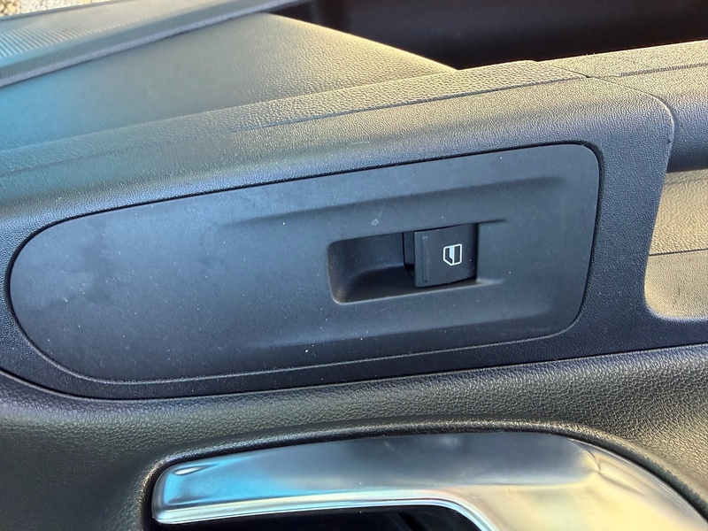 Volkswagen up! 1.0 Move up! Hatchback 5dr Petrol ASG Euro 6 (60 ps) - U10003953