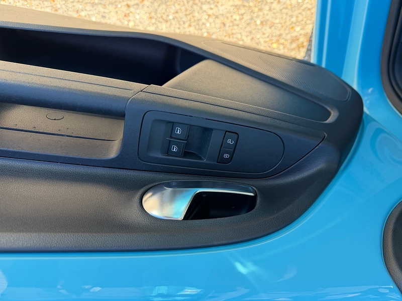 Volkswagen up! 1.0 Move up! Hatchback 5dr Petrol ASG Euro 6 (60 ps) - U10003953