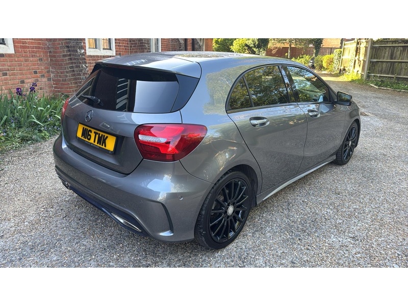 Mercedes-Benz A Class 2.1 A200d AMG Line (Premium) Hatchback 5dr Diesel 7G-DCT Euro 6 (s/s) (136 ps) - U10003956