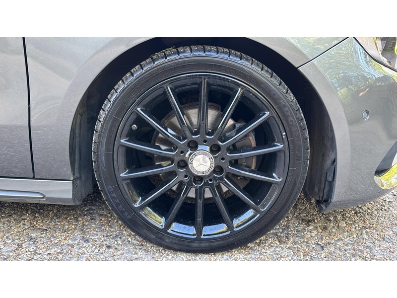 Mercedes-Benz A Class 2.1 A200d AMG Line (Premium) Hatchback 5dr Diesel 7G-DCT Euro 6 (s/s) (136 ps) - U10003956