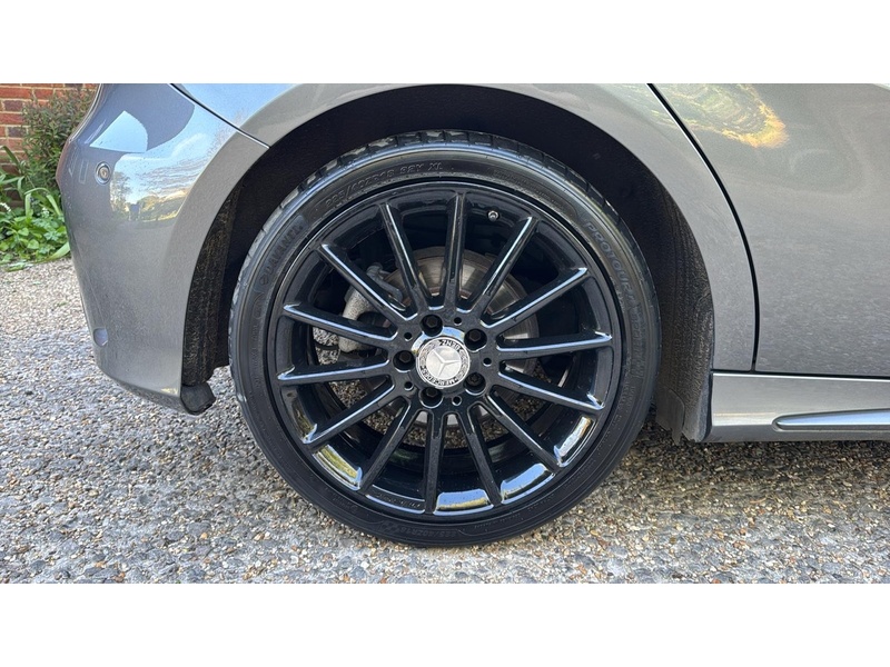 Mercedes-Benz A Class 2.1 A200d AMG Line (Premium) Hatchback 5dr Diesel 7G-DCT Euro 6 (s/s) (136 ps) - U10003956