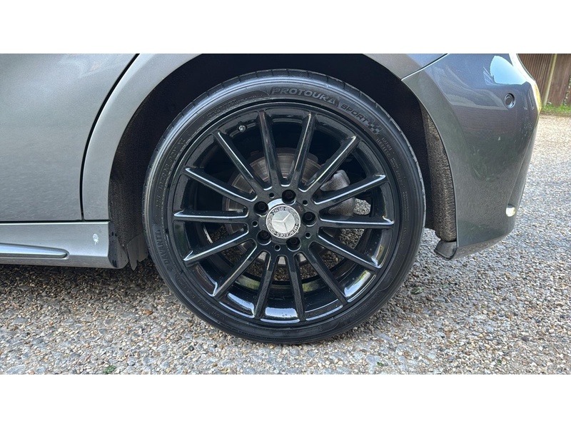 Mercedes-Benz A Class 2.1 A200d AMG Line (Premium) Hatchback 5dr Diesel 7G-DCT Euro 6 (s/s) (136 ps) - U10003956