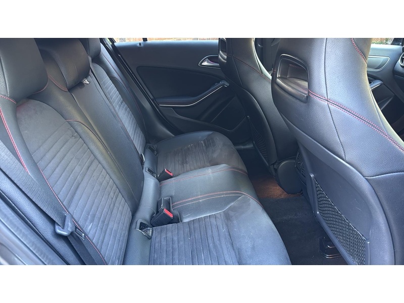 Mercedes-Benz A Class 2.1 A200d AMG Line (Premium) Hatchback 5dr Diesel 7G-DCT Euro 6 (s/s) (136 ps) - U10003956